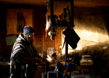 OASIS KERLANIC Un hiver au coeur d'une communauté en Centre Bretagne qui vie en autosuffisance alimentaire et énergétique - © Martin Bertrand / Hans Lucas