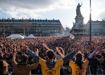 Look Up, l’appel de la prochaine Marche pour le climat à « lever les yeux et reprendre notre avenir en main »
