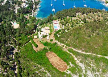 Footprint, The Frank. Photo : Themis Boikos.