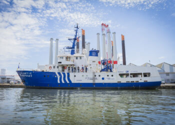 Au départ de Marseille, le Plastic Odyssey s&rsquo;apprête à faire le tour du monde des côtes les plus polluées