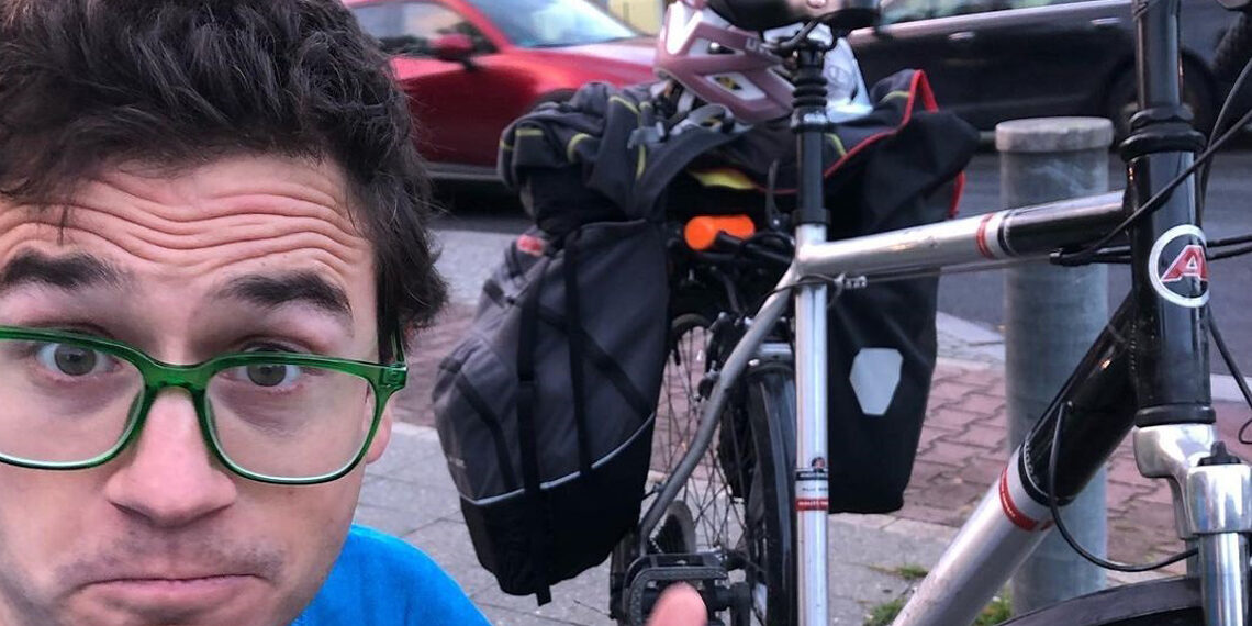 Le DJ Alex Wilcox se lance dans un périple de 500 kilomètres à vélo pour aller mixer aux Pays-Bas
