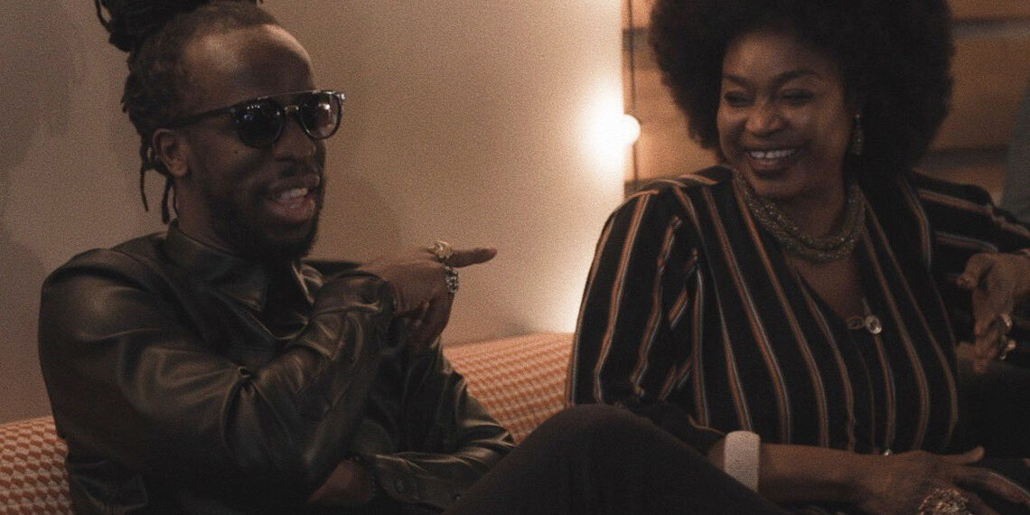 Youssoupha et Oumou Sangaré chantent ensemble pour protéger la mangrove en Afrique