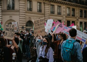 « Je n’arrive pas à lire un rapport du GIEC et juste continuer ma vie d’ado, c&rsquo;est impossible »