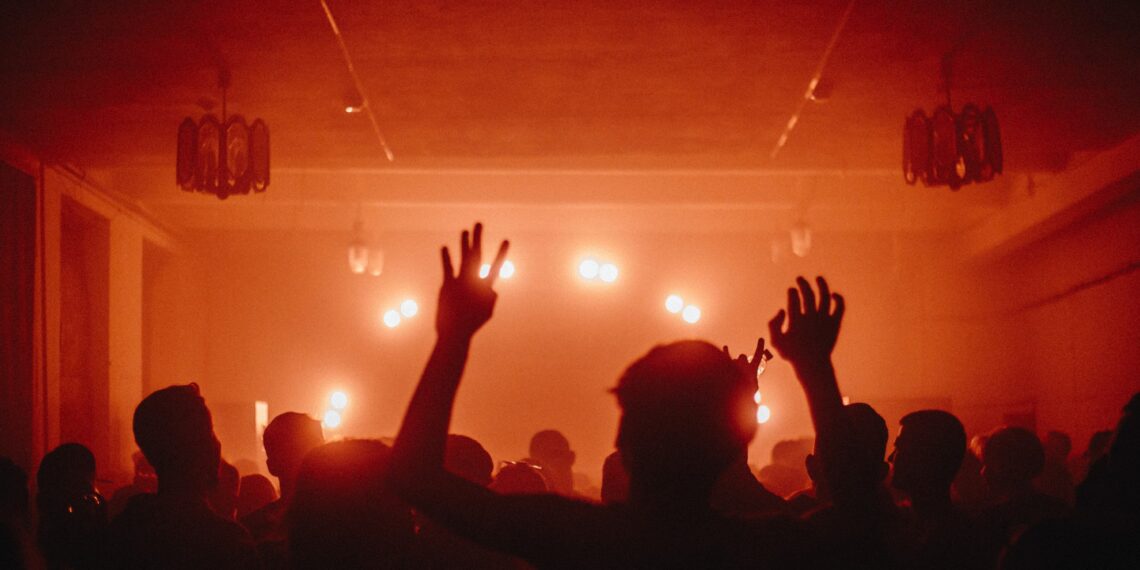 Bye Bye Plastic Machine Moulin Rouge Club Plastique