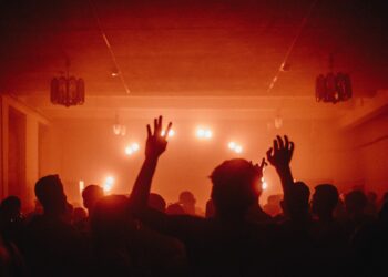 Bye Bye Plastic Machine Moulin Rouge Club Plastique