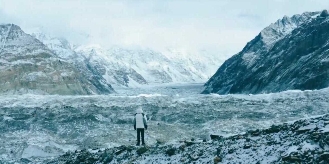 Le youtubeur Seb documente son expédition au Kirghizistan pour sensibiliser à la fonte des glaciers