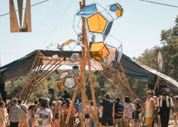 Dans l’Aude, l’ATOM Festival propose une expérience artistique complète et engagée