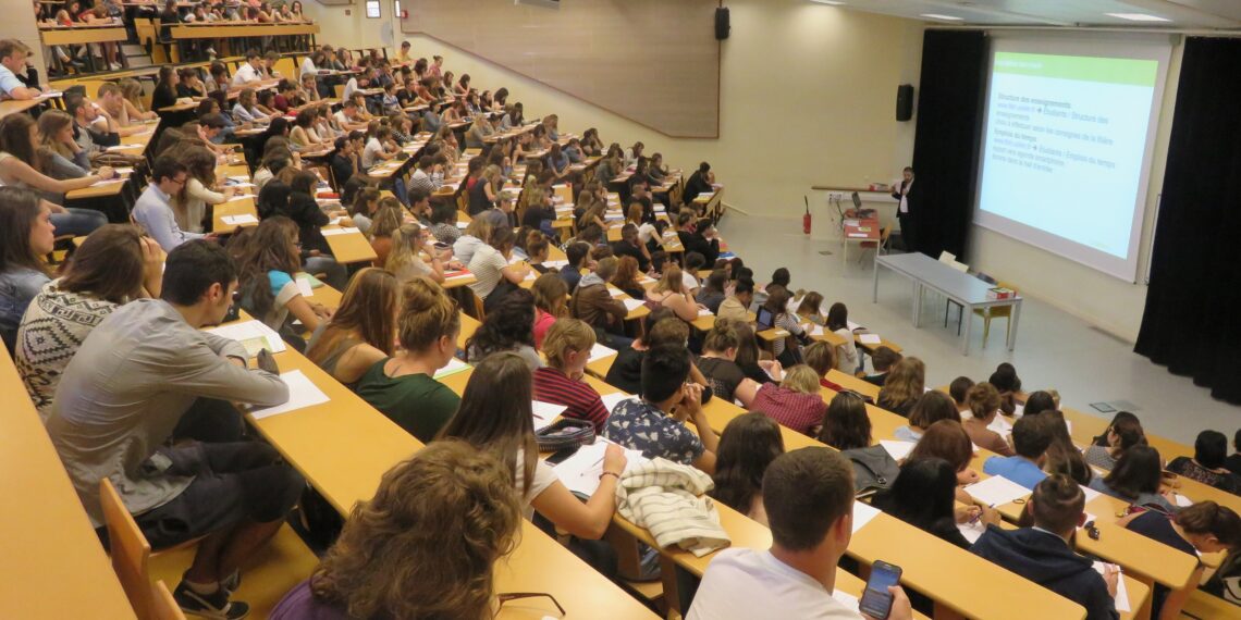 2 étudiant·es sur 3 souhaitent une meilleure formation aux enjeux écologiques