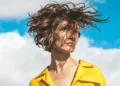Les voix de Pablo Servigne, Samah Karaki et Olivier Hamant appellent à la « vulnérabilité » dans la puissante œuvre sonore d’Odalie