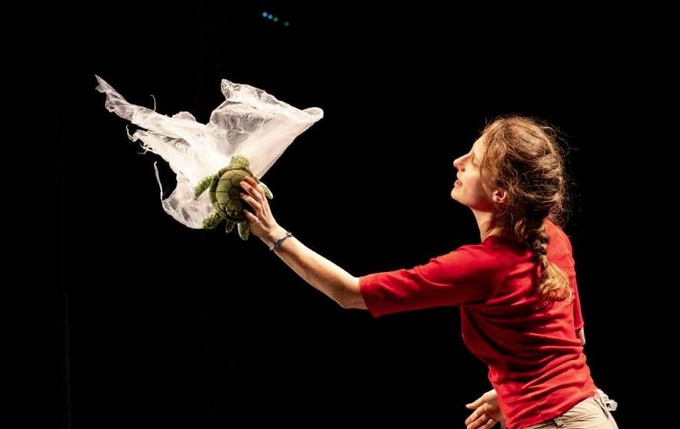 Anaëlle Marot, dans « Tout sur ma mer » © Hélène Dodet