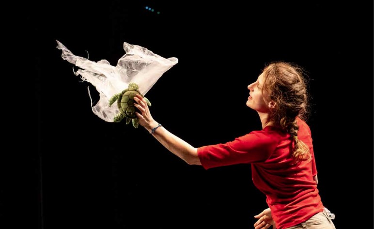 Anaëlle Marot, dans « Tout sur ma mer » © Hélène Dodet