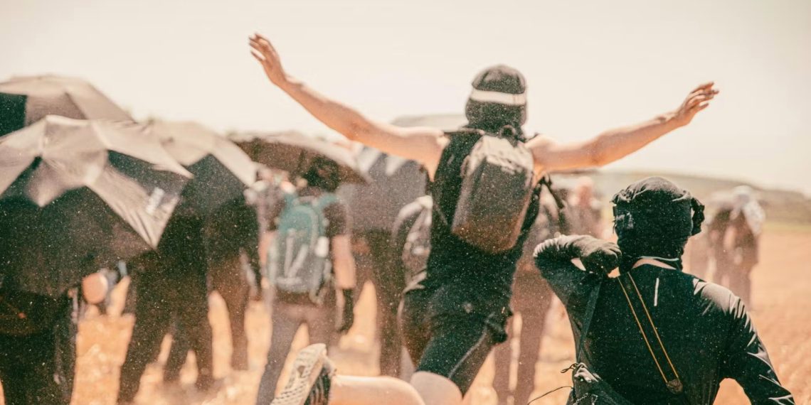 « Rendre le militantisme accessible à tous » : comment Les Soulèvements de la Terre a popularisé l&rsquo;activisme radical
